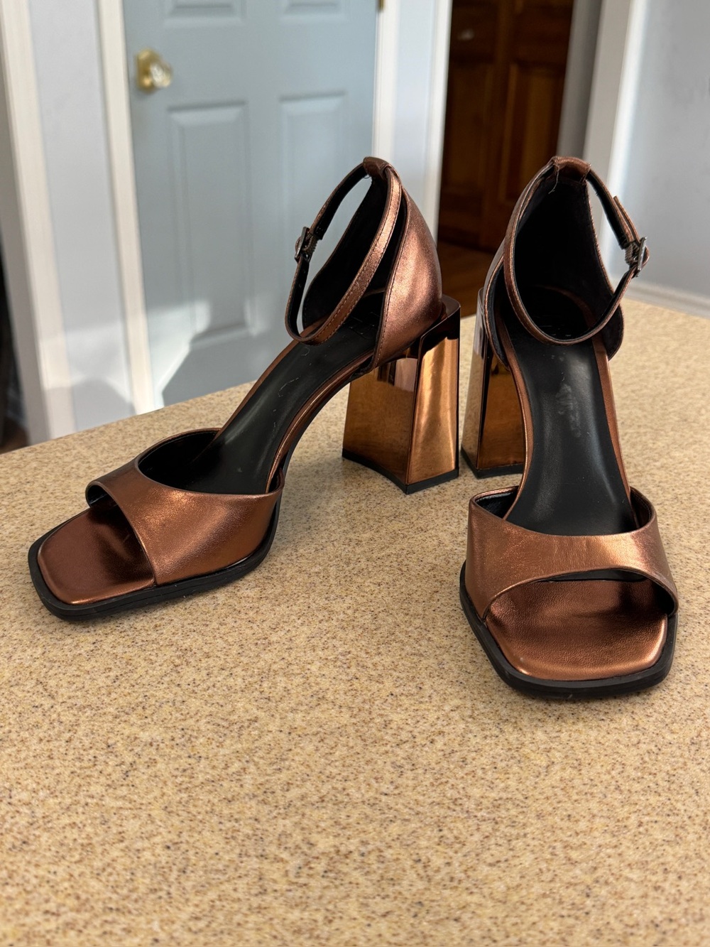 GB Gianni Bini Copper Open Toe Block Heels Sandals 6.5 Role Model Rust